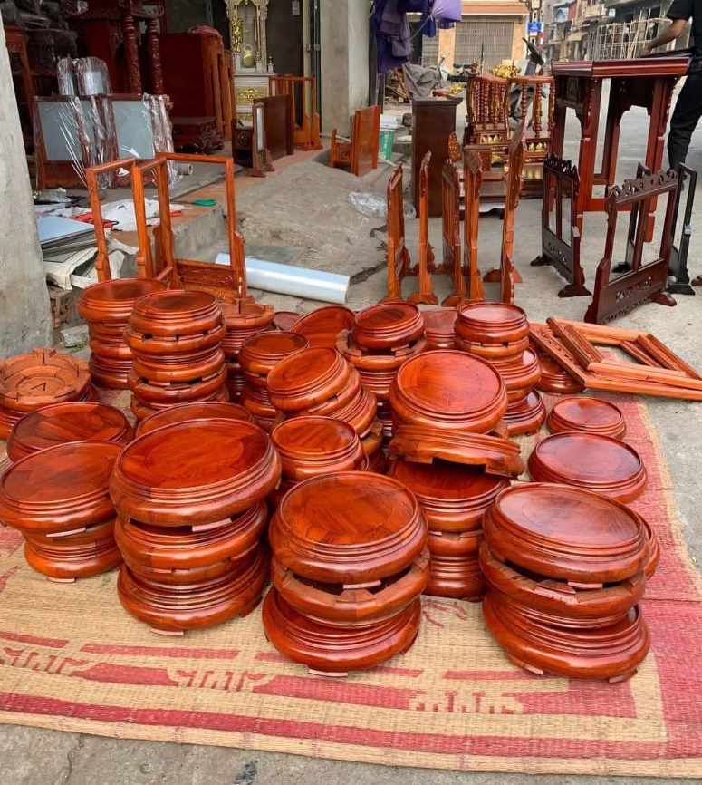 Đế mặt tròn kê bát hương an vị tượng Phật